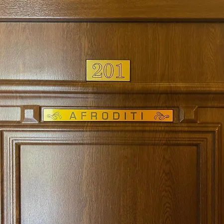 Adg Luxurious Leptokaria